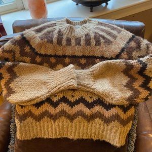 Anthropologie Sweater Size Small Brown, black hues